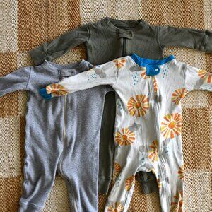 Lot of onesies 6-12M